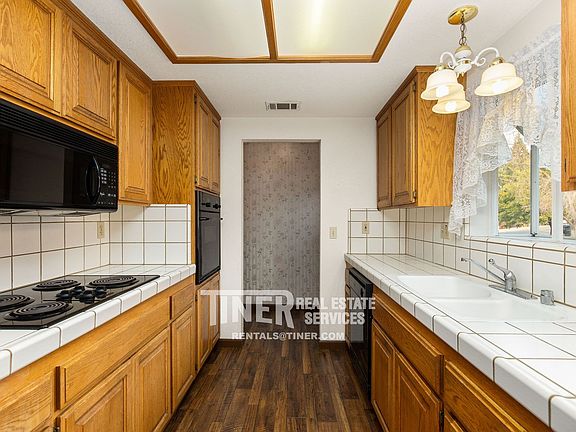 4th image of 5201 Dove Dr