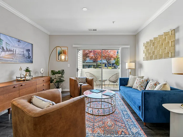Finley At Fairfax Corner — Photo 45