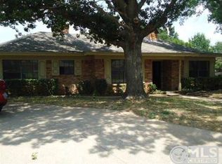 1703 Lincrest Ct, Arlington, TX 76012