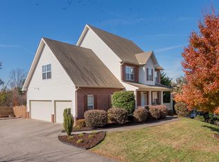 9223 Ridges Meadow Ln, Knoxville, TN 37931