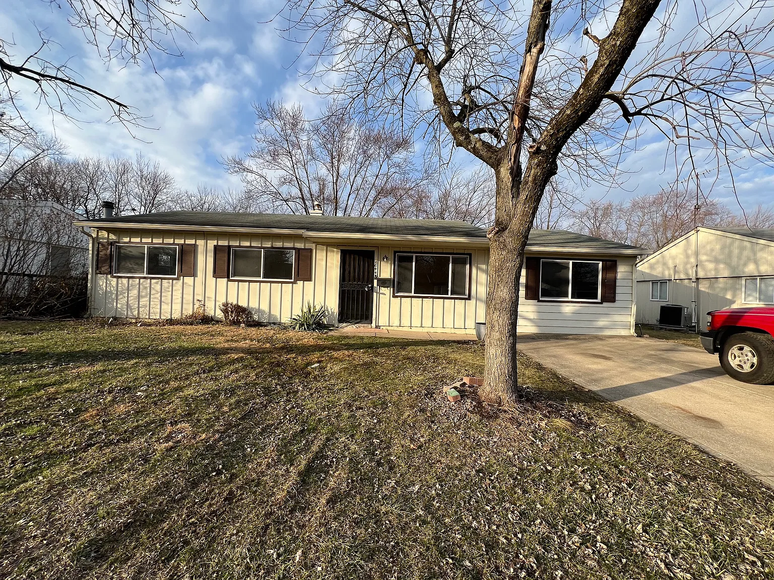 4 bed, 1247 sqft, $1,350 — Photo 1