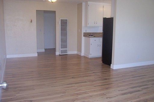 3rd image of 1730 Kinsley St APT 1