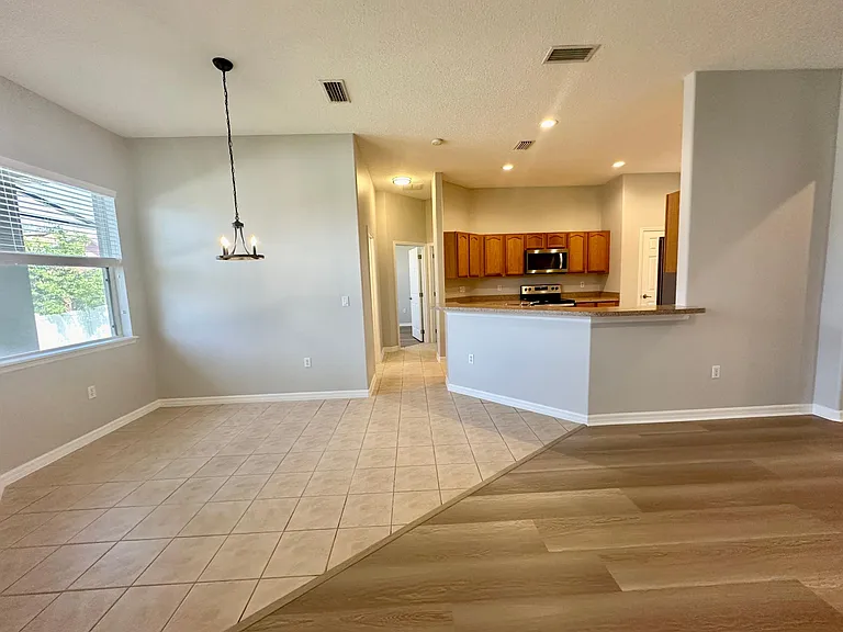 916 White Oak Way — Photo 14