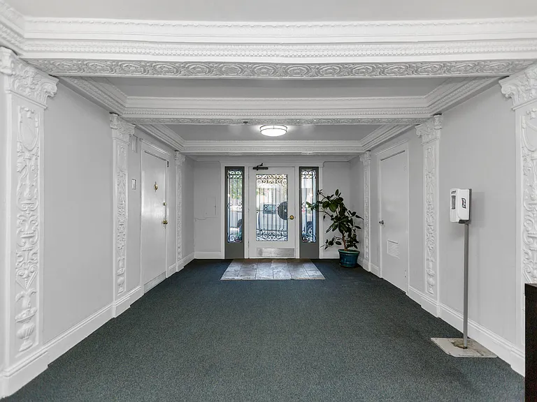 1795 O'Farrell — Photo 3