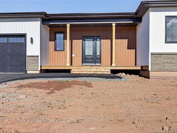 4th image of 66 Raphael St