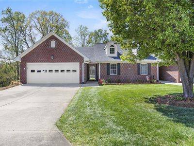 160 Royal View Dr #2, Pinnacle, NC, 27043