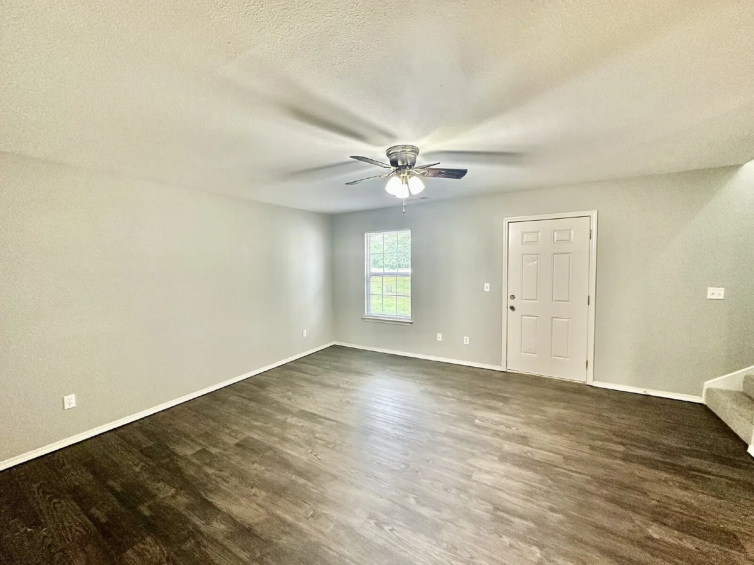 3 bed, 2.5 bath, $1,450 — Photo 4