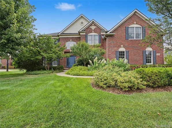 24948 Hadlock Dr, Novi, MI 48374