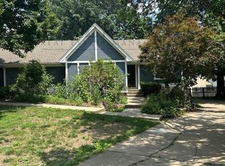 1008 NE 2nd St, Blue Springs, MO 64014