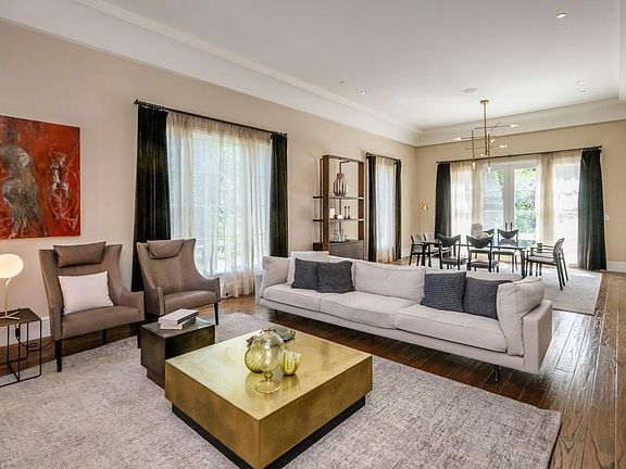 4th image of 150 Royal Oak Ct