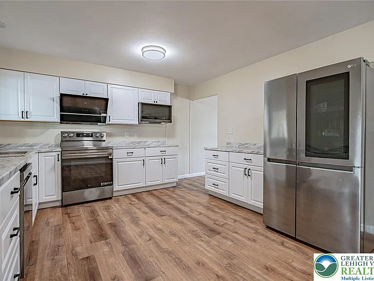 5650 Greens Dr — Photo 10
