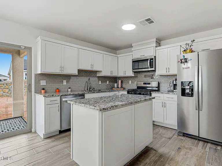 15252 Apex Ct — Photo 5