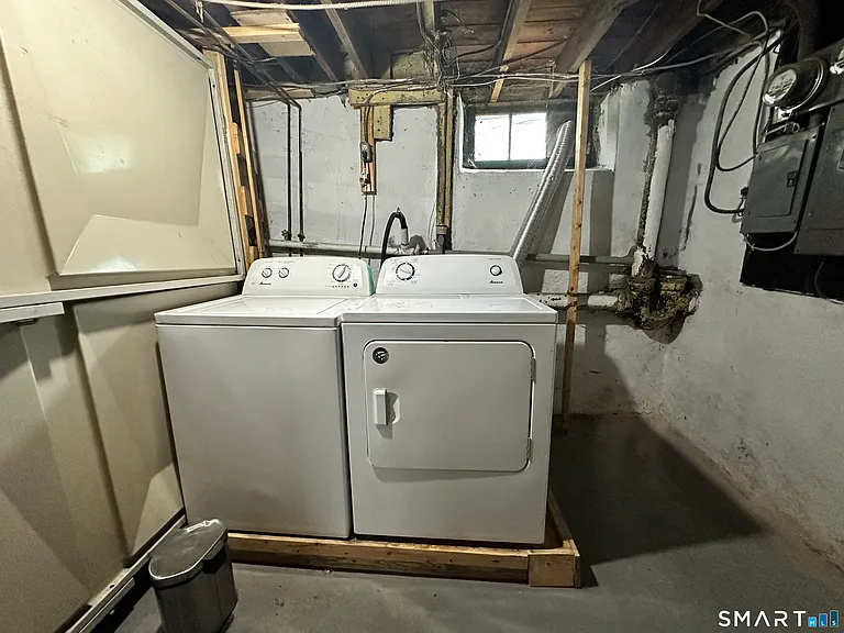 332 Robbins St — Photo 12
