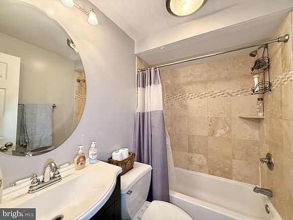 4th image of 609 N 16th St #1