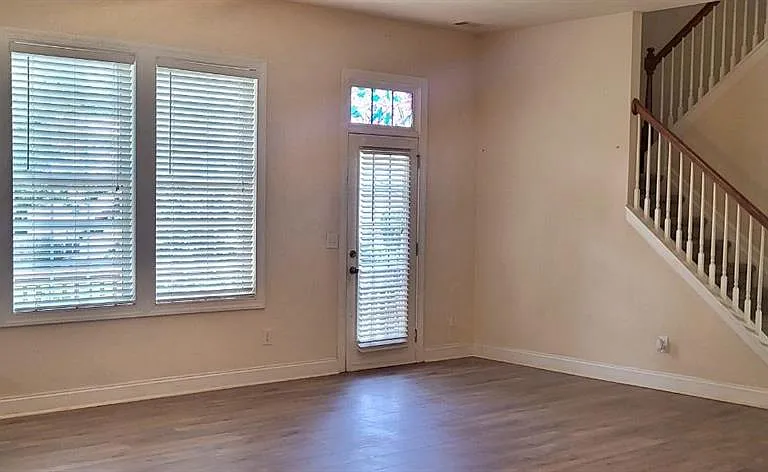 1649 Sentinel View Dr — Photo 10