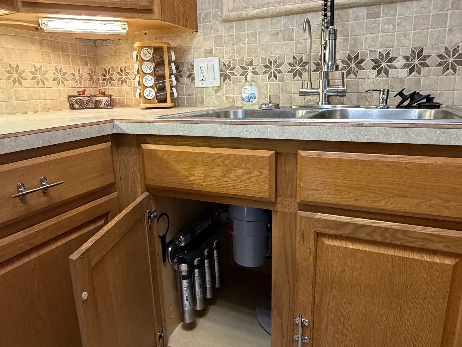 2 bed, 864 sqft, $1,650 — Photo 3