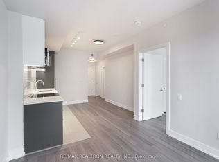 2525 Bathurst St #905, Toronto, ON M6B 2Y9