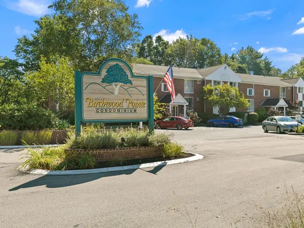 2 Birchwood Ct #101, Amesbury, MA 01913