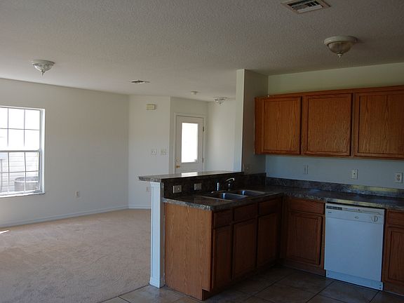 3rd image of 1034 Park Central Cir