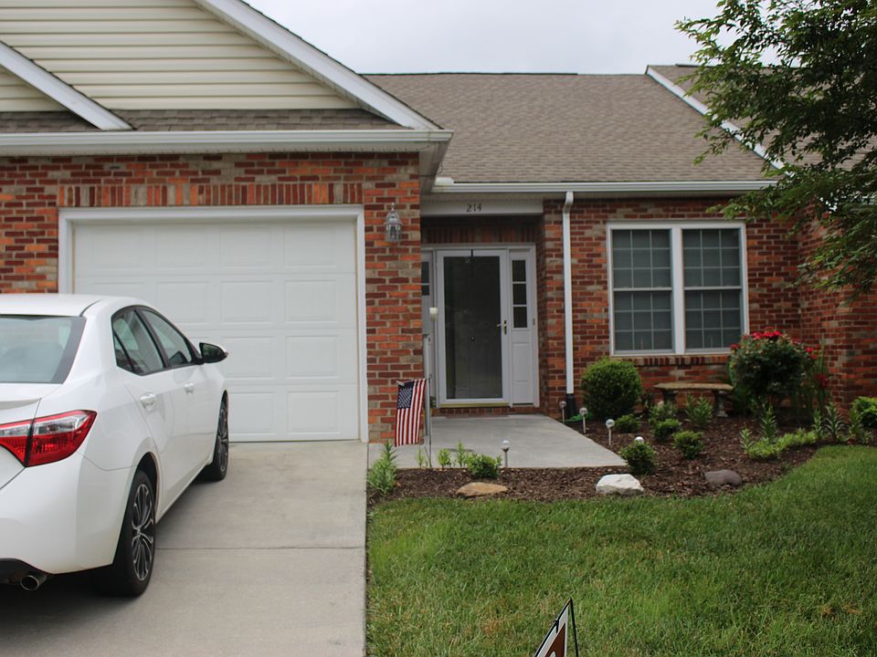 1st image of 214 Cypress Ct #214