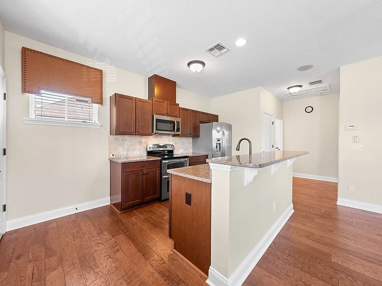 8393 Laureate Blvd — Photo 6