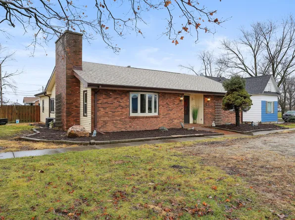 204 E Maple St, Ogden, IL 61859