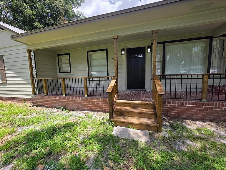 2104 Crill Ave #A — Photo 2