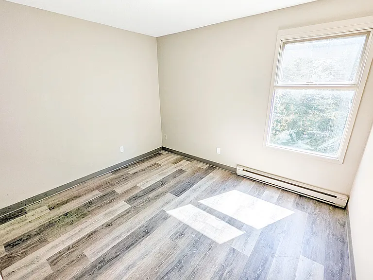 1588 Juniper — Photo 11