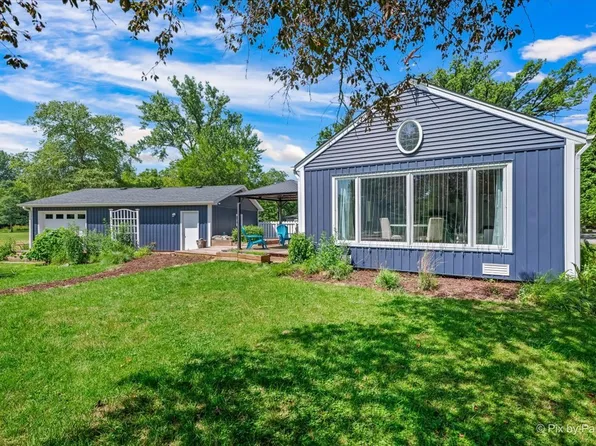 209 Eastwood Ct, Port Barrington, IL 60010