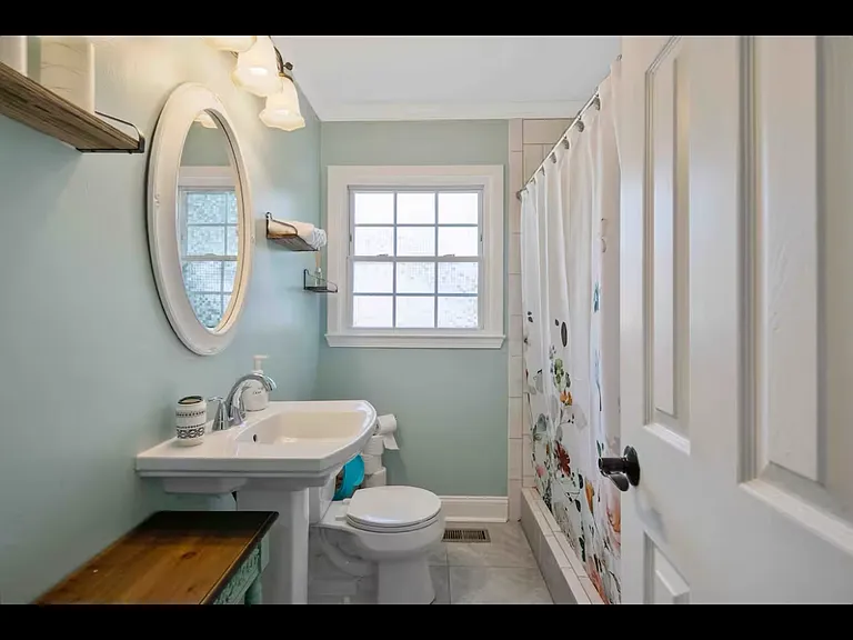 605 Northampton Rd — Photo 16