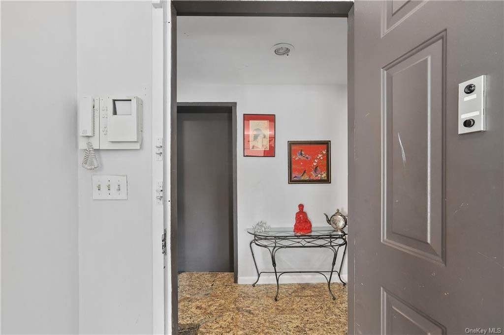 3 Bed 3 Bath Property, New York • 1,818 Sq Ft