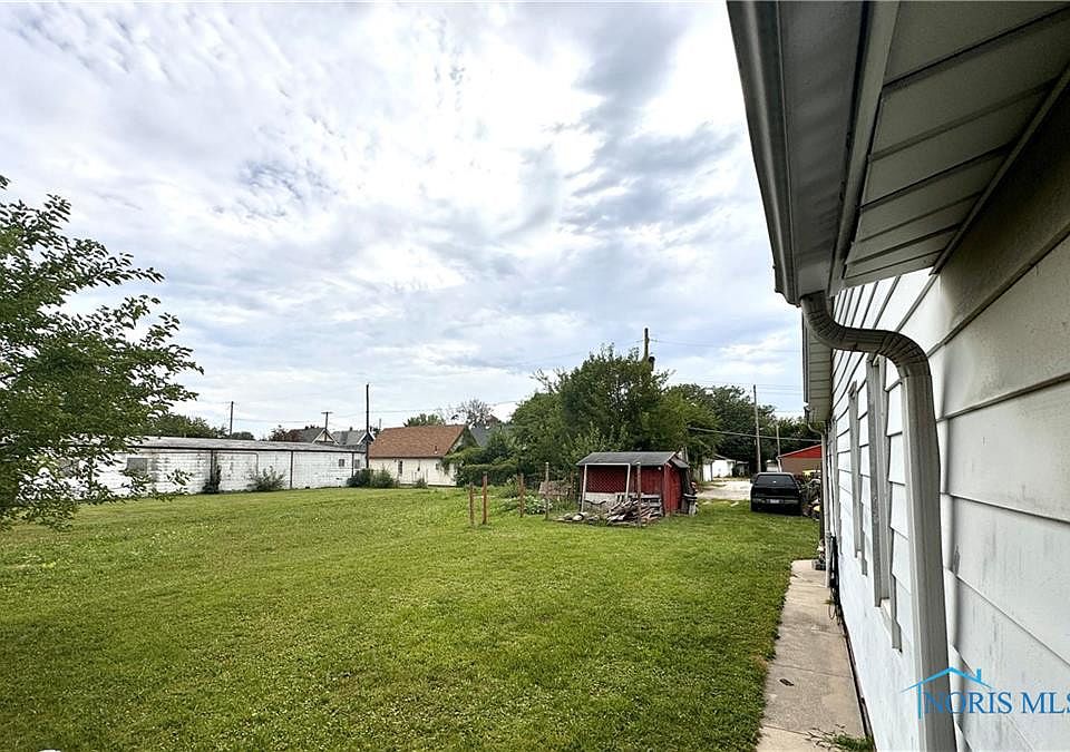 2nd image of 3021 Chestnut St