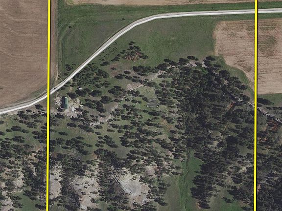 2nd image of 904 Rifle Pit Rd