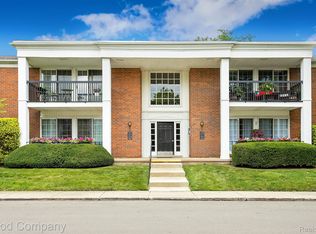 1265 Woodbridge St, Saint Clair Shores, MI 48080