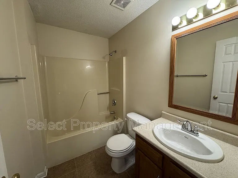 8422 Lionsgate Run — Photo 17