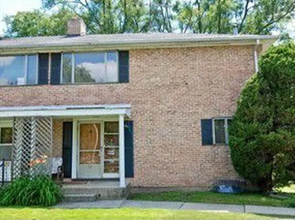 35 McCarthy Rd, Park Forest, IL 60466
