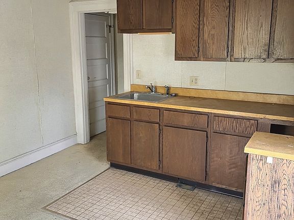 4th image of 83 Meadow Street