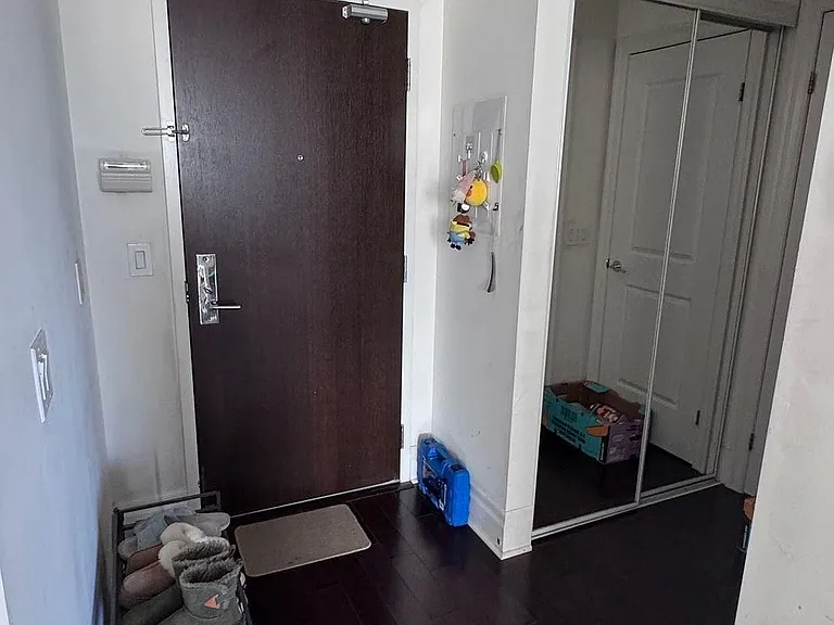 21 Upper Duke Cres #608 — Photo 10