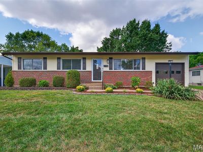 1130 Bellarmine Ln, Florissant, MO, 63031