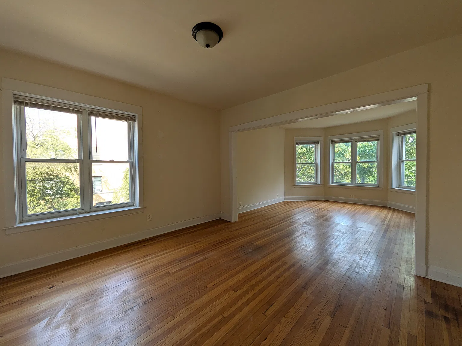 3 bed, 1100 sqft, $2,495 — Photo 2