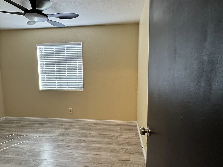 4300 El Como Way — Photo 17