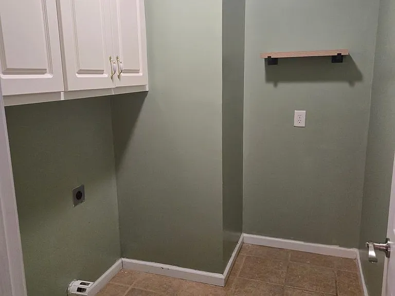 585 Cecily Dr — Photo 14