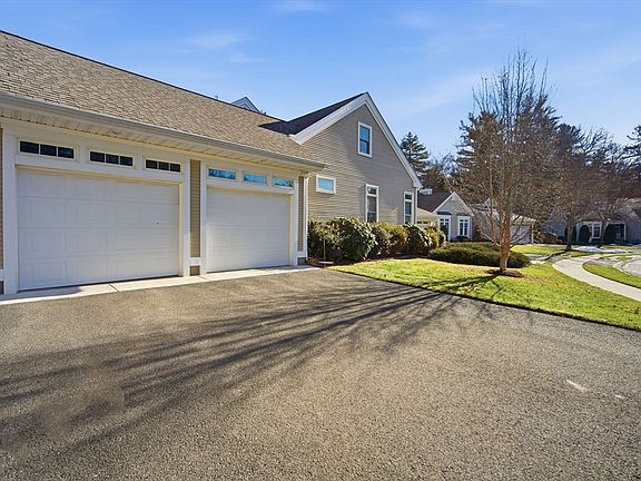 4th image of 1 Aspen Dr Unit 1