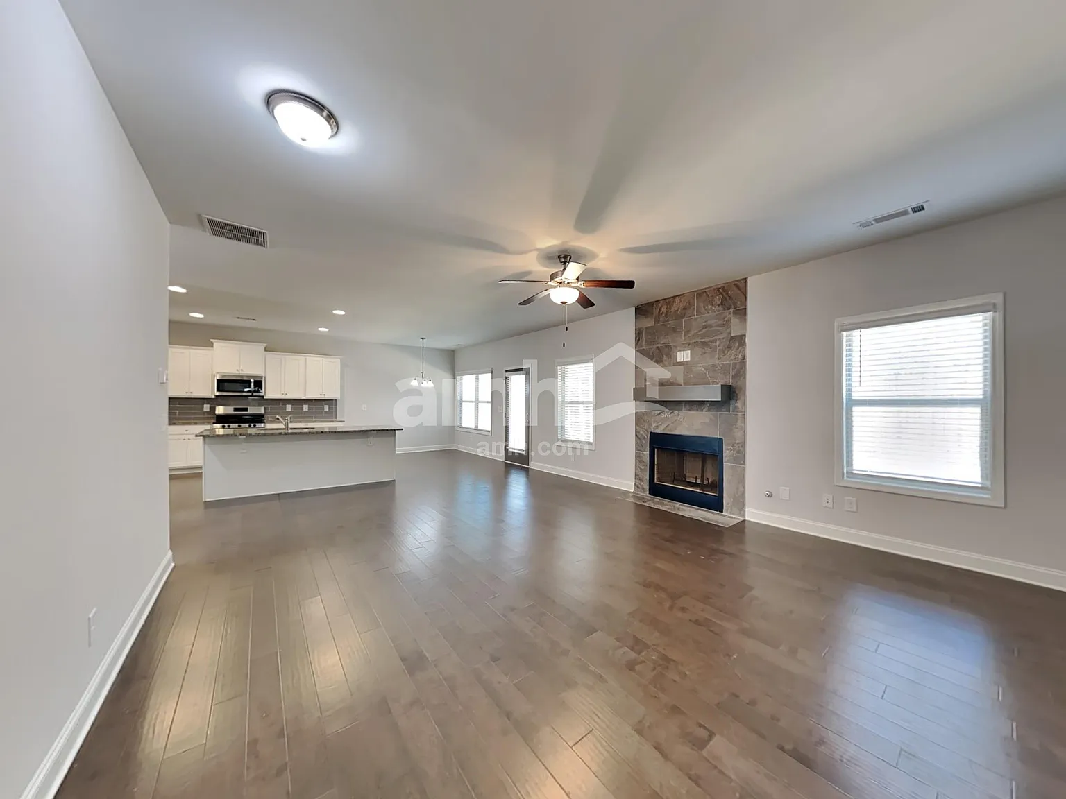 5 bed, 3.0 bath, 3082 sqft, $3,110 — Photo 3
