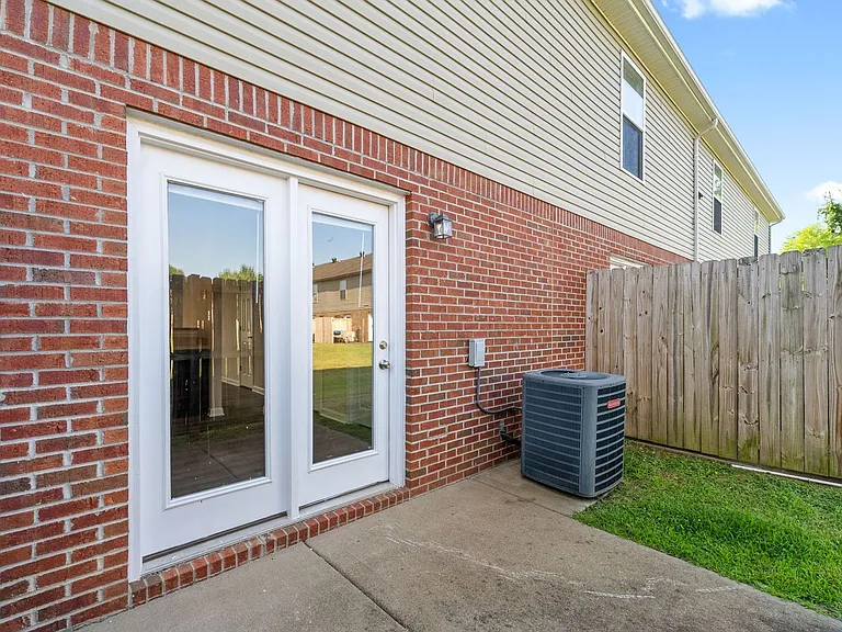 2 Bedroom Pet Friendly Townhome For Rent in Sango! — Photo 20