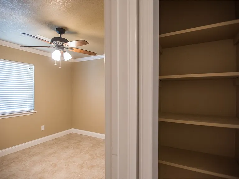3801A Windwood Lane — Photo 8