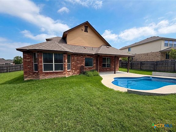 5th image of 824 Tuscan Rd