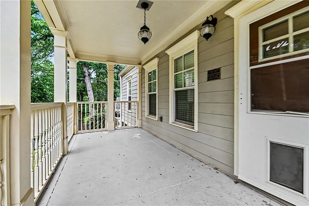 3 bed, 2.5 bath, 2000 sqft, $2,350 — Photo 3