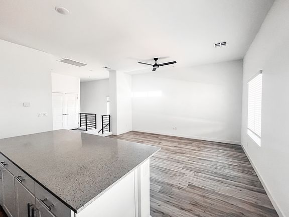 5th image of 3233 N 37th St #113