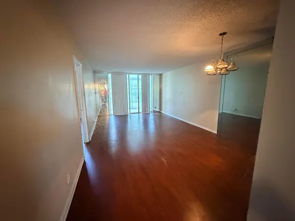 3070 NW 48th Terrace #307, Lauderdale Lakes, FL 33313